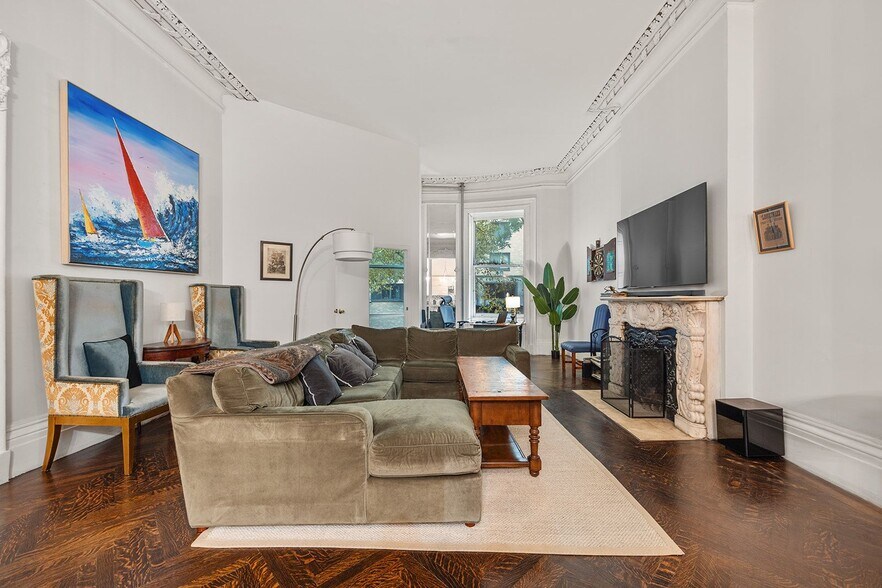 More Photos Of 7 W 16th St, New York Apartments For Sale