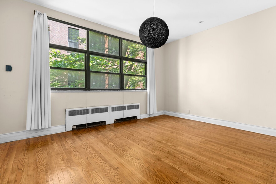 More Photos Of 33 W Ninth St, New York Apartments For Sale