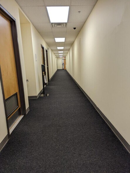 More Photos Of 15 Tech Valley Dr, East Greenbush Flex For Lease