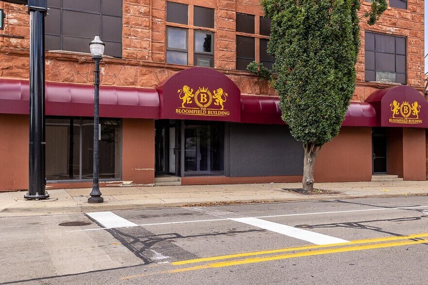 More Photos Of 100 W Washington Ave, Jackson Medical For Sale