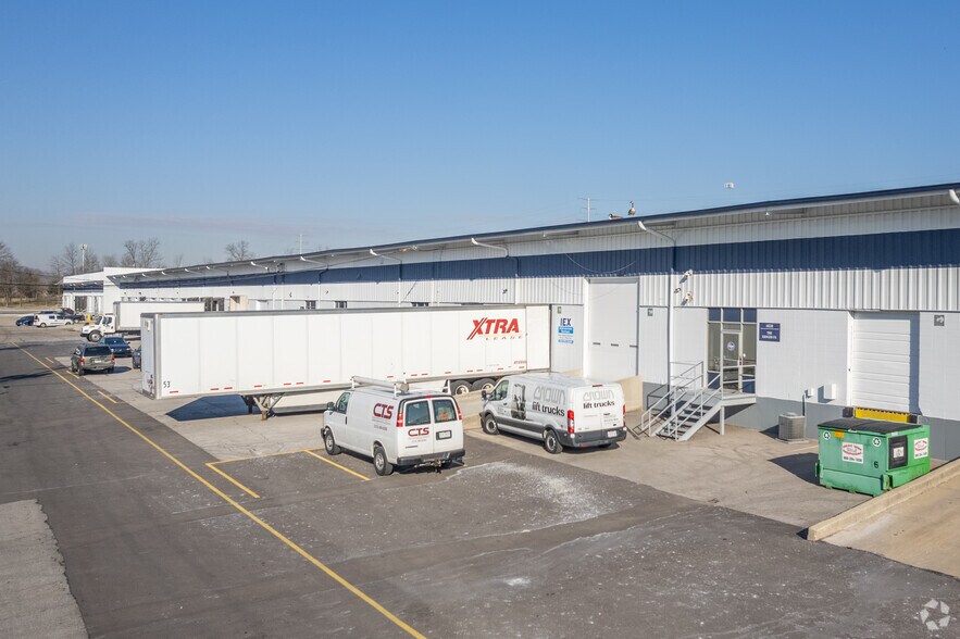 More Photos Of 4790-4860 Interstate Dr, Cincinnati Unknown For Lease