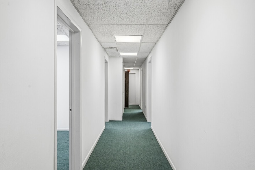 More Photos Of 2145 15th Ave, Vero Beach Office For Sale