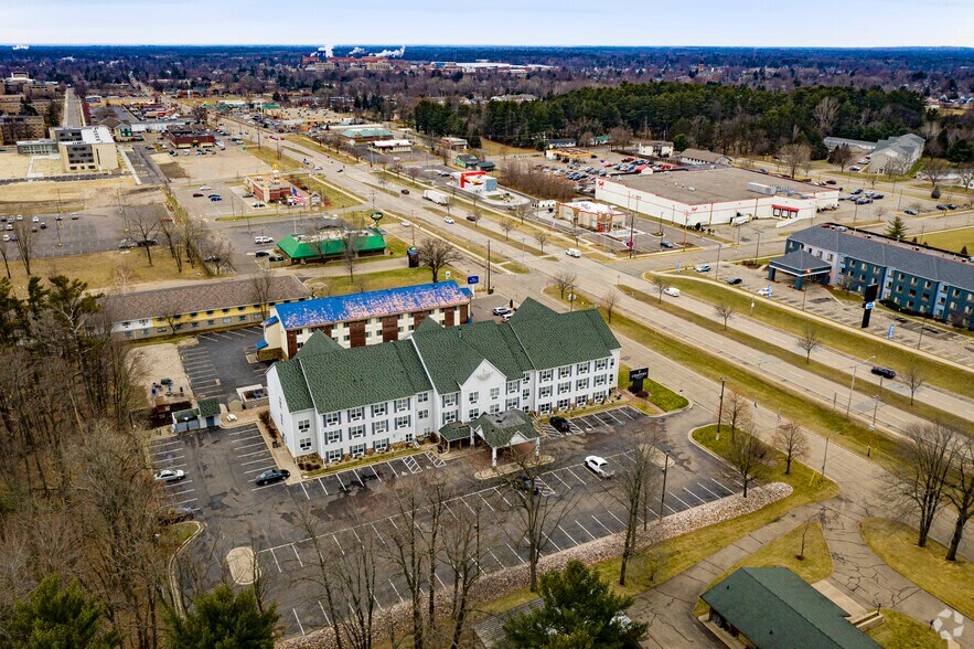 More Photos Of 301 Division St N, Stevens Point Hotel For Sale