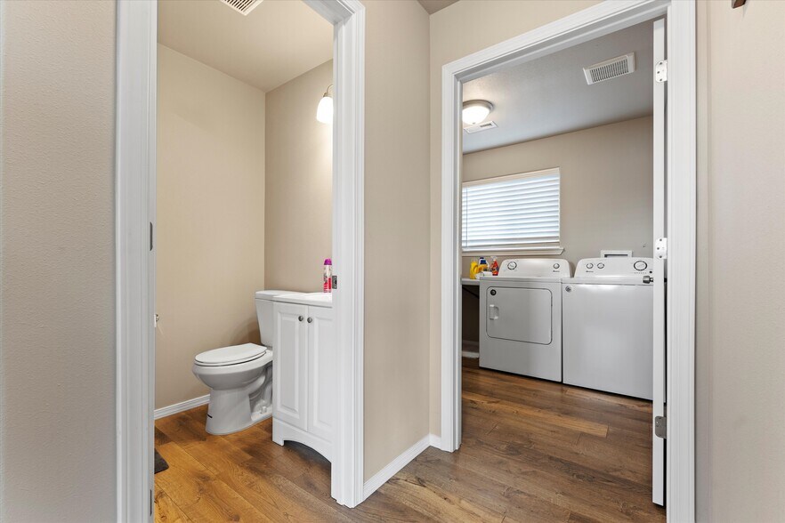 More Photos Of 2729 W Marina Dr, Moses Lake Apartments For Sale