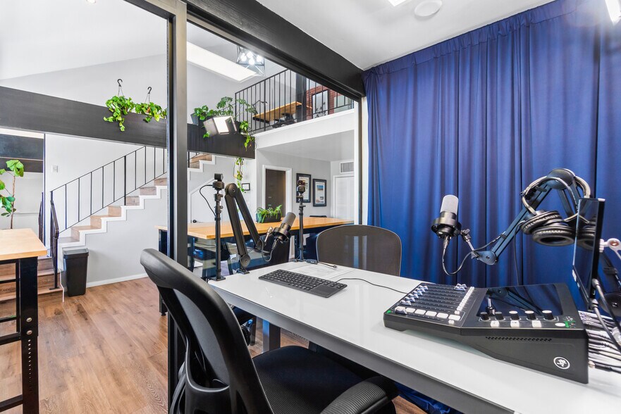 More Photos Of 2734 E Broadway, Long Beach Loft Creative Space For Sale