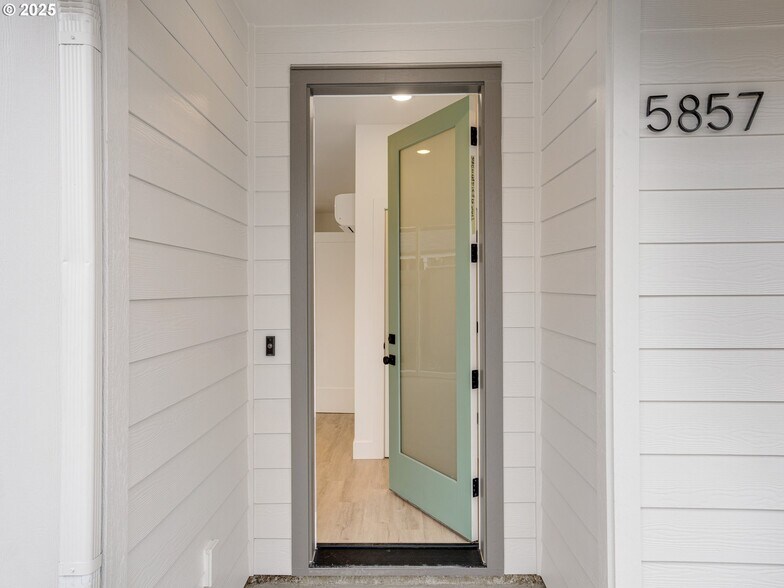 More Photos Of , Portland Multifamily For Sale