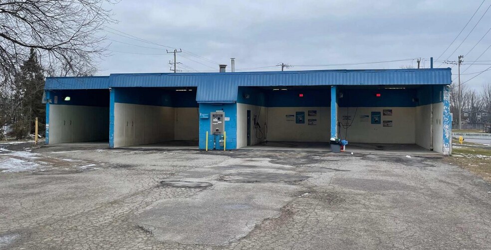 More Photos Of 99 Reach St, Uxbridge Carwash For Sale