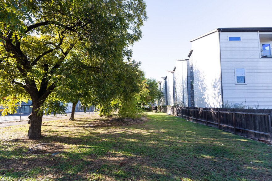 More Photos Of 2307 Coronado St, Austin Land For Sale