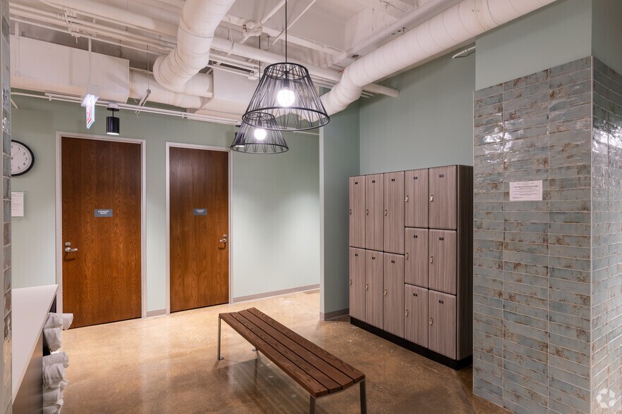 More Photos Of 400 Skokie Blvd, Northbrook Office For Lease