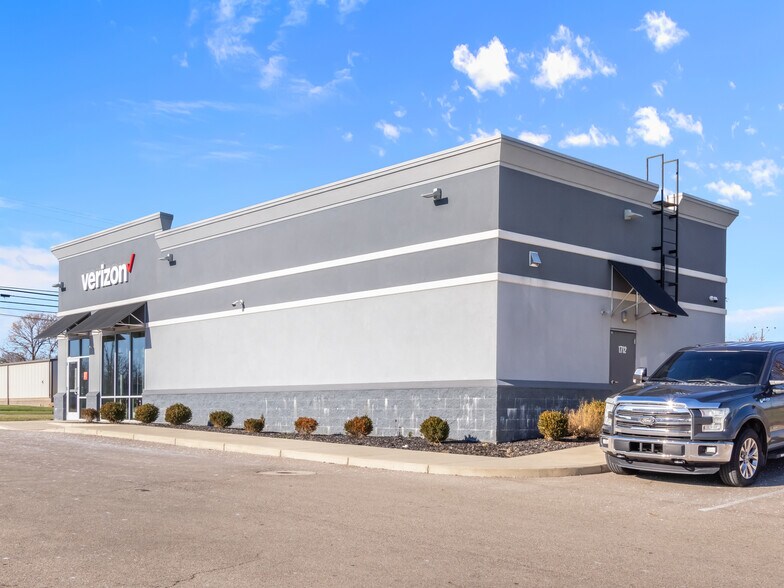 More Photos Of 1712 N Barron St, Eaton Freestanding For Sale