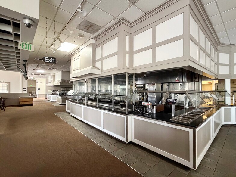 More Photos Of 1591 S Randall Rd, Algonquin Restaurant For Sale