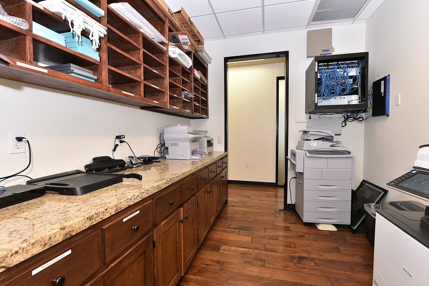 More Photos Of 34975 N North Valley Pky, Phoenix Medical For Lease