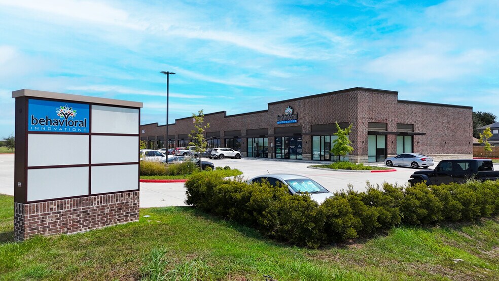 More Photos Of 5149 Reading Rd, Rosenberg Storefront For Sale