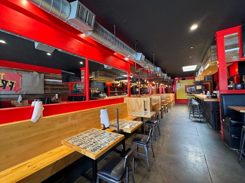 More Photos Of 112 S Main St, Bryan Restaurant For Lease