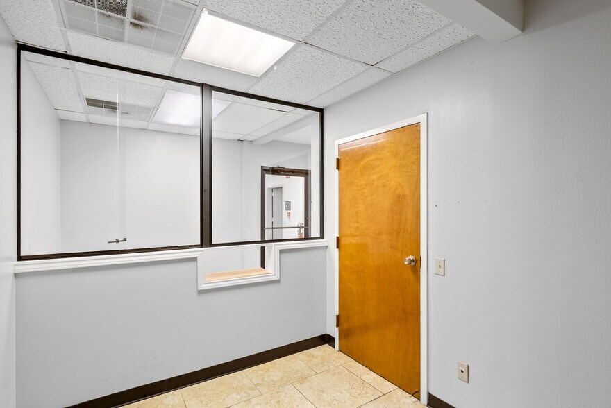 More Photos Of 9502 Computer Dr, San Antonio Medical For Sale