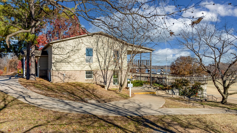 More Photos Of 519 Quail Run Rd, Grove Golf Course Driving Range For Sale