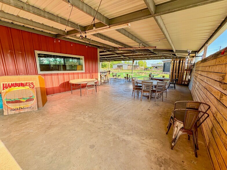 More Photos Of 6223 W Roundbunch Rd, Orange Restaurant For Sale