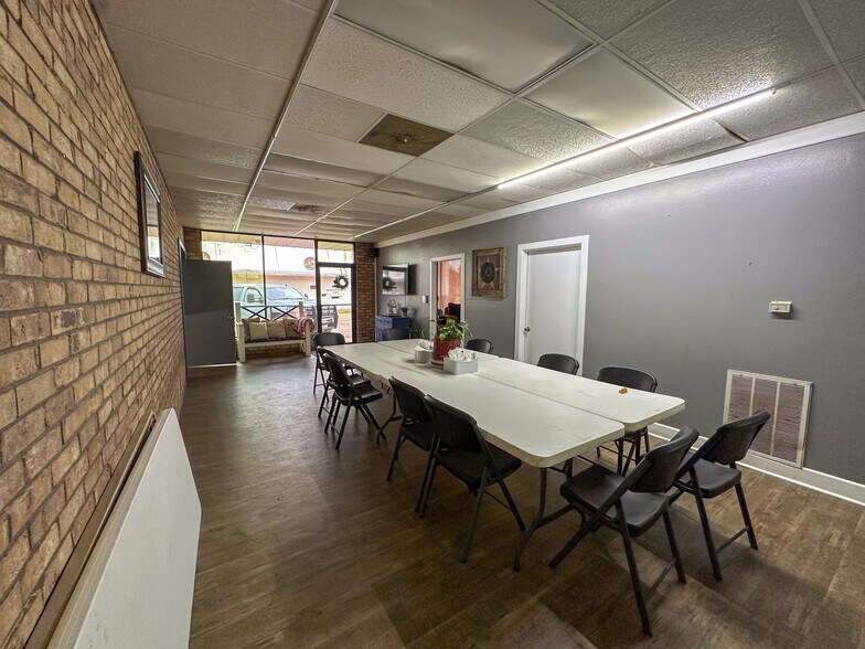 More Photos Of 201 San Antonio Rd, Alto General Retail For Sale