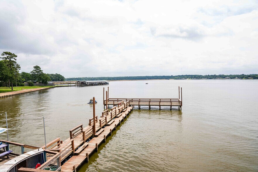 More Photos Of 371 Navaho Trl, Onalaska Hotel For Sale
