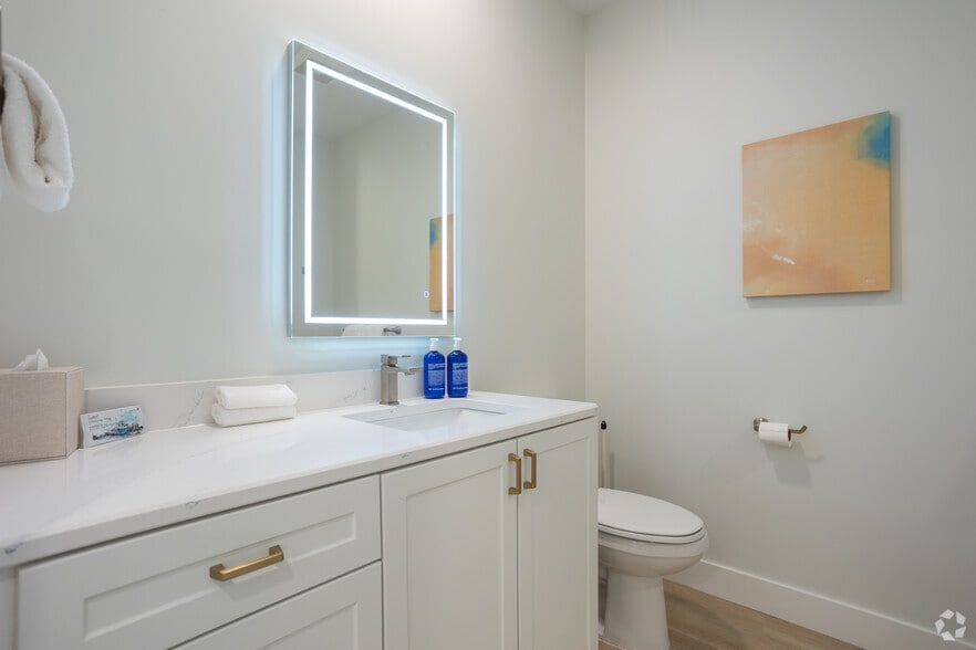 More Photos Of 232 East State St, Traverse City Apartments For Sale