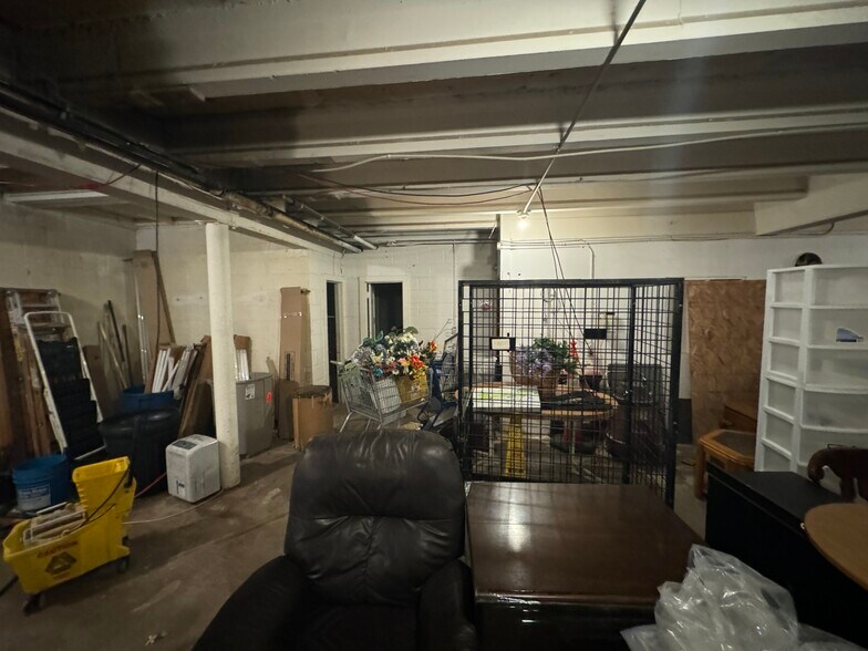 More Photos Of 1050 Leonard St Ne, Grand Rapids General Retail For Sale