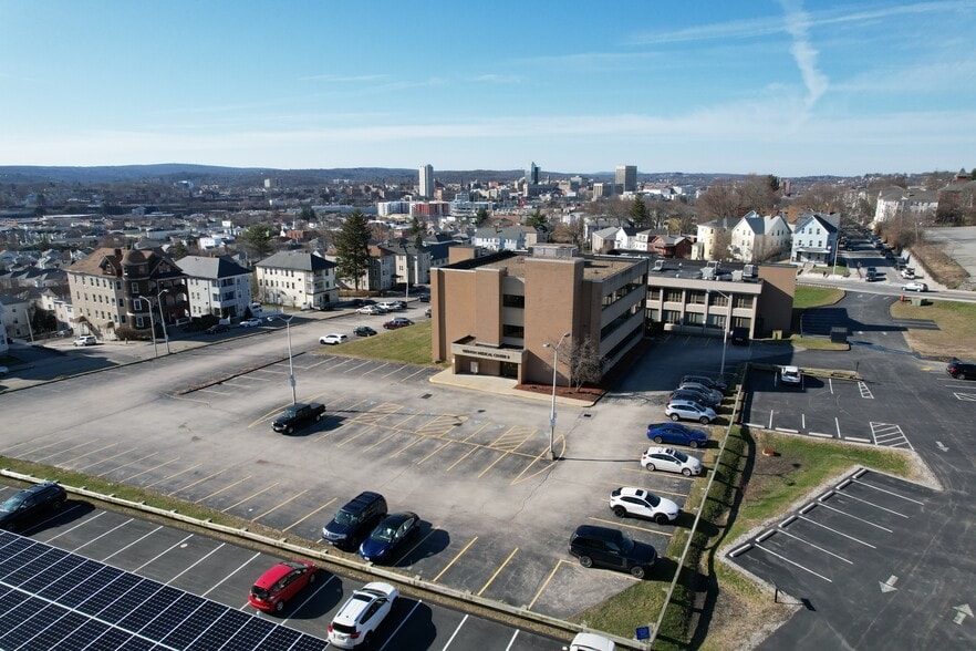 More Photos Of 95 Vernon St, Worcester Medical For Sale