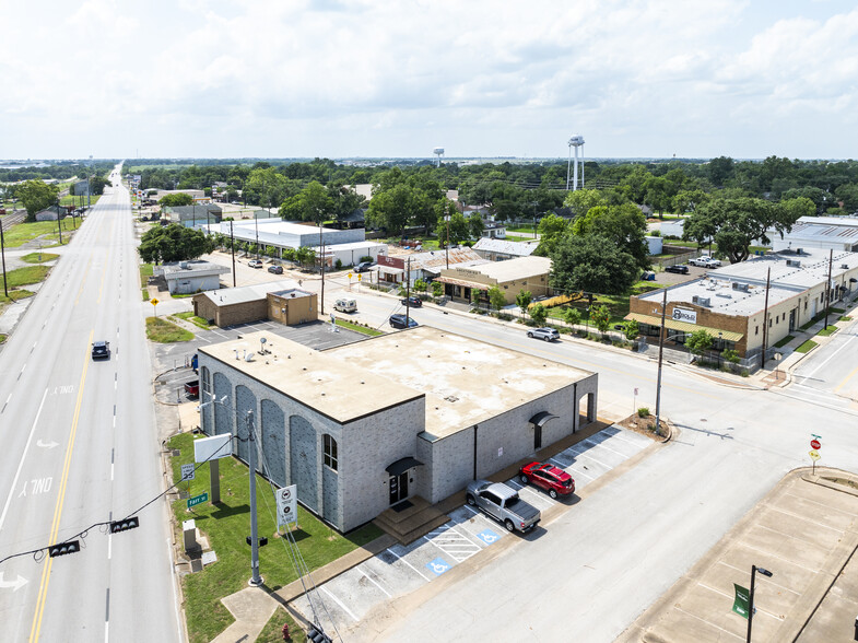 Primary Photo Of 2313 Main St, Waller Specialty For Lease