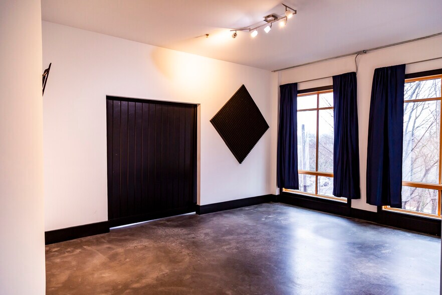 More Photos Of 319 Atlanta St SE, Marietta Office For Lease