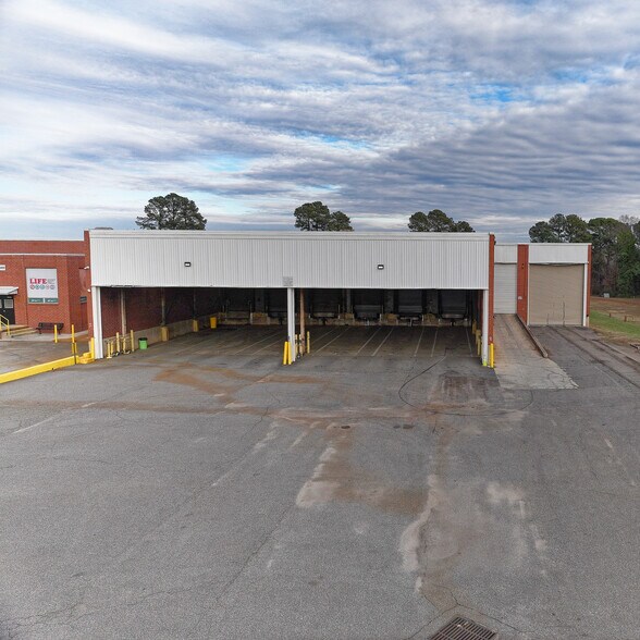 More Photos Of 930 Meacham Rd, Statesville Manufacturing For Sale
