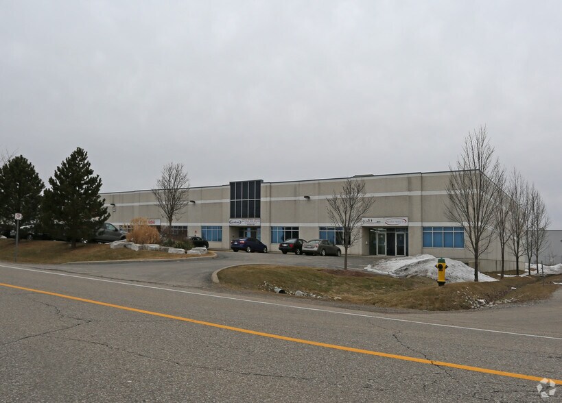 More Photos Of 490 Sheldon Dr, Cambridge Showroom For Lease