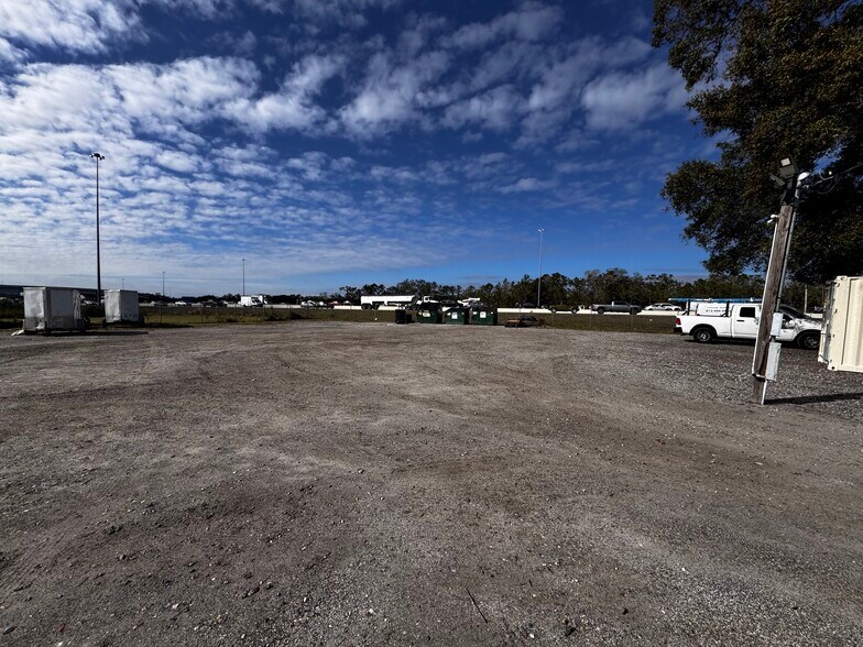 More Photos Of 9402 US Hwy 92, Tampa Warehouse For Lease