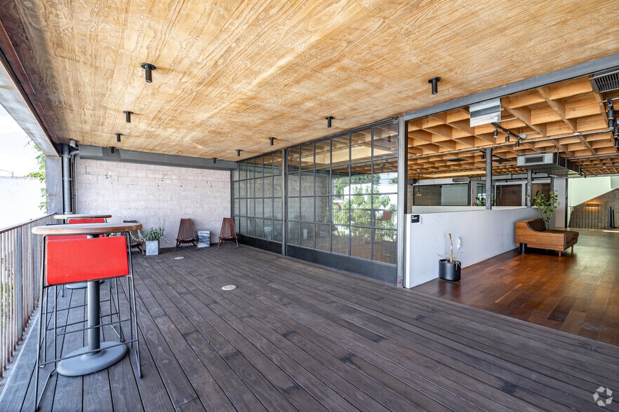 More Photos Of 5872 Smiley Dr, Culver City Loft Creative Space For Lease