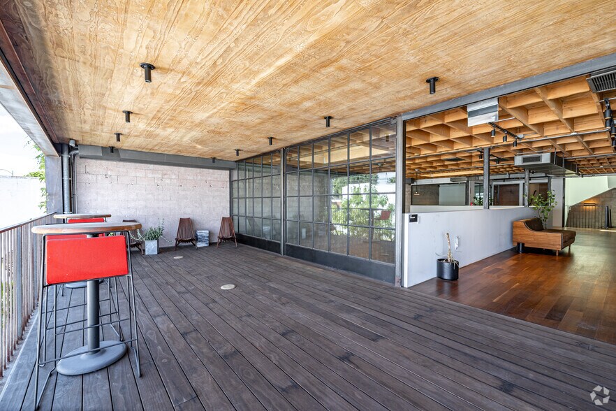 More Photos Of 5872 Smiley Dr, Culver City Loft Creative Space For Sale
