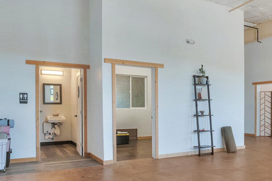 More Photos Of 203-205 W Central Ave, Lompoc Loft Creative Space For Sale