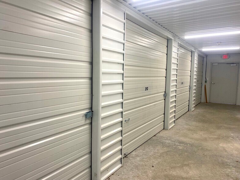 More Photos Of 5325 Yorktown Blvd, Corpus Christi Office For Sale