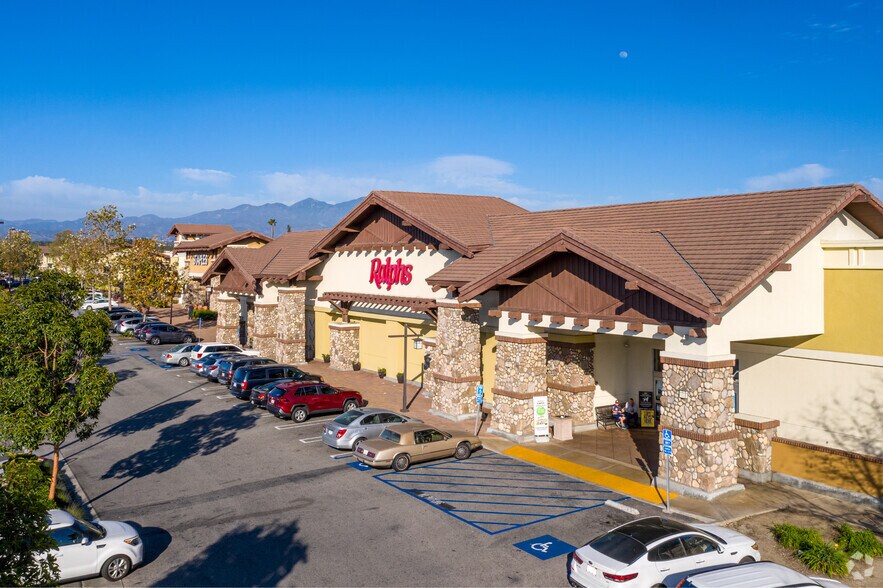 More Photos Of 23602-23624 El Toro Rd, Lake Forest General Retail For Lease
