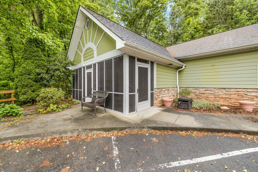 More Photos Of 364 Weaverville Rd, Asheville Medical For Sale
