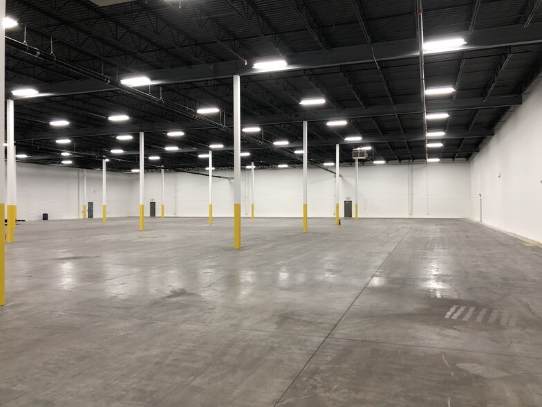 More Photos Of 2100 Stoughton Ave, Chaska Warehouse For Lease