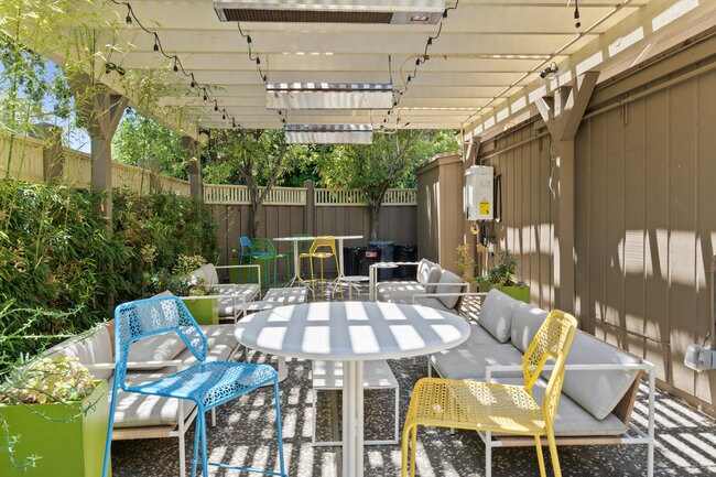 More Photos Of 241 El Camino Real, Menlo Park Storefront Retail Office For Sale