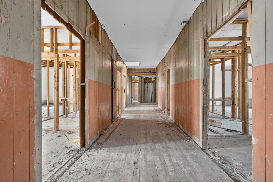 More Photos Of 1425 S Flores St, San Antonio General Retail For Sale