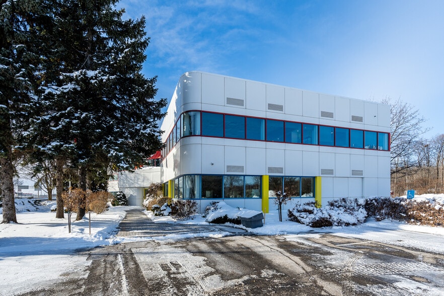 More Photos Of 1325 Hwy Trans-Canada, Dorval Office Residential For Sale