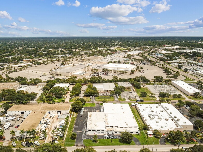More Photos Of 2401 72nd St N, Saint Petersburg Manufacturing For Sale