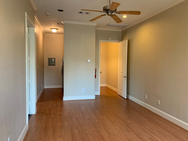 More Photos Of 13644 Breton Ridge St, Houston Medical For Sale