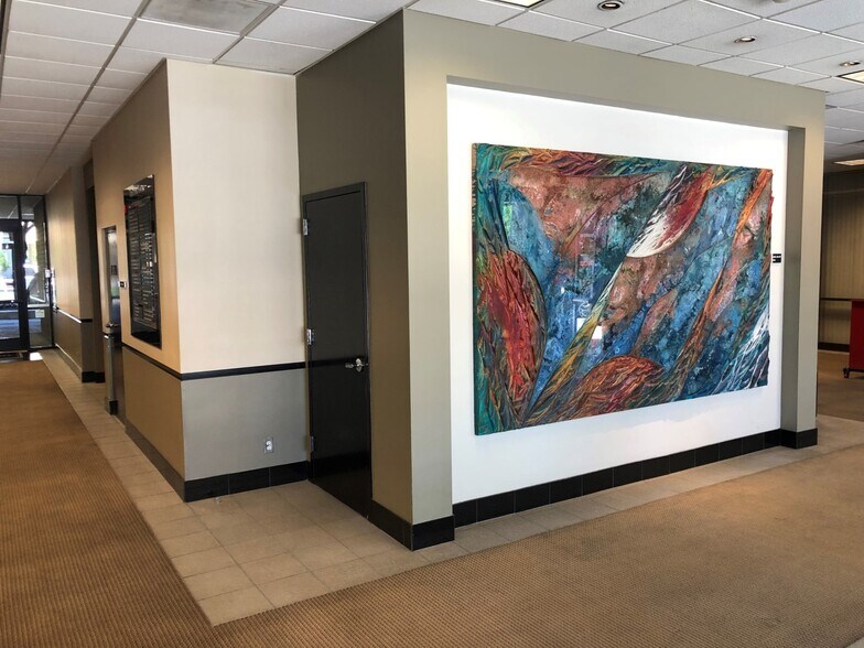 More Photos Of 1430 Truxtun Ave, Bakersfield Office For Lease