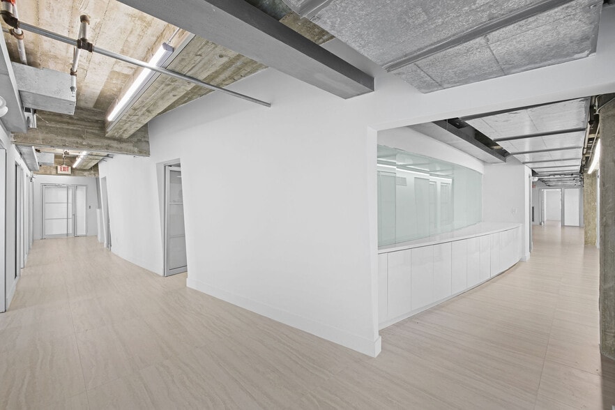 More Photos Of 605 Lincoln Rd, Miami Beach Office Residential For Sale