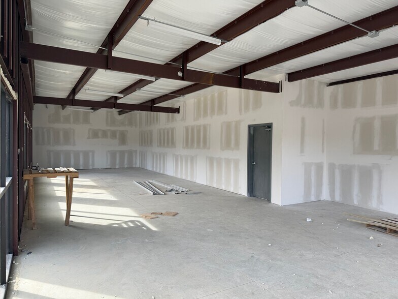 More Photos Of 11105 116th N St, Owasso Storefront For Lease