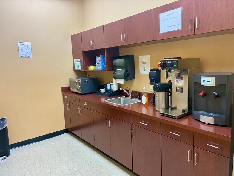 More Photos Of 3231 N Star Cir, Louisville Office For Lease