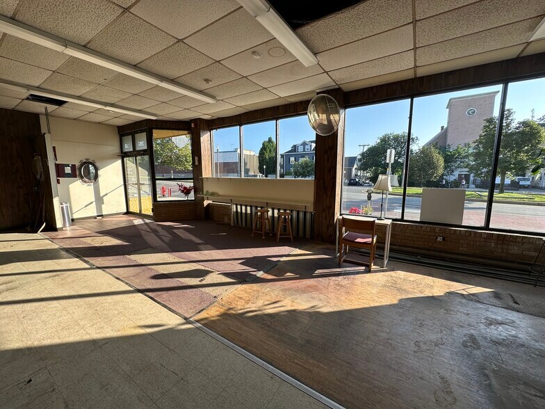 More Photos Of 282 Broadway, Somerville Storefront Retail Office For Lease