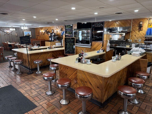 More Photos Of 244 N Pioneer Park Rd, Westfield General Retail For Lease