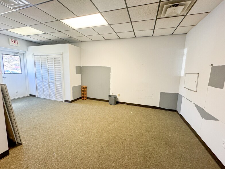 More Photos Of 15203 N Holly Rd, Holly General Retail For Sale